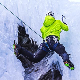 Lead climbing ice with Roc et Glace climbing